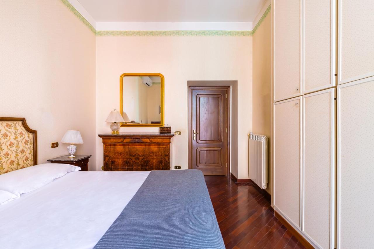 Grand Classic Apartment At San Martino By Napoliapartments Exteriér fotografie