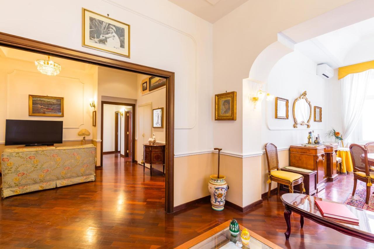 Grand Classic Apartment At San Martino By Napoliapartments Exteriér fotografie