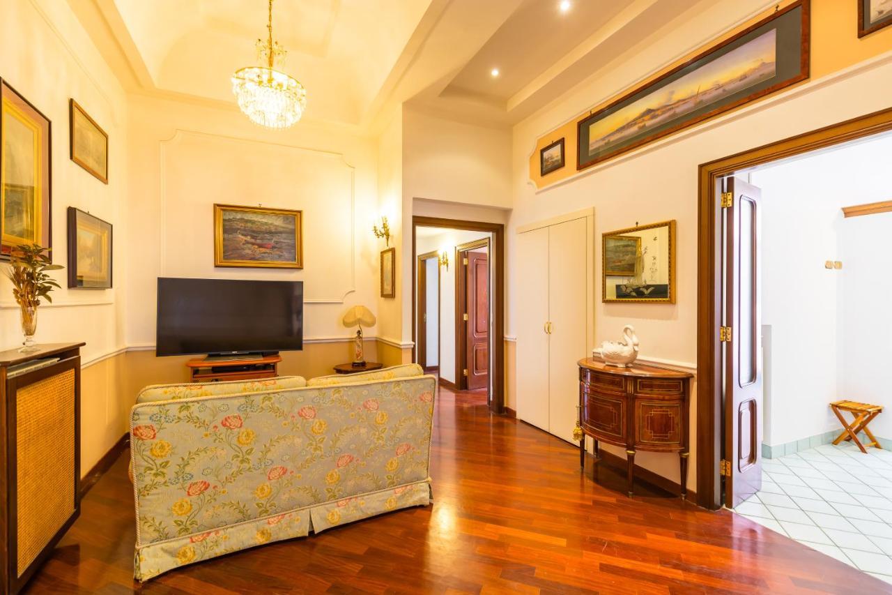 Grand Classic Apartment At San Martino By Napoliapartments Exteriér fotografie
