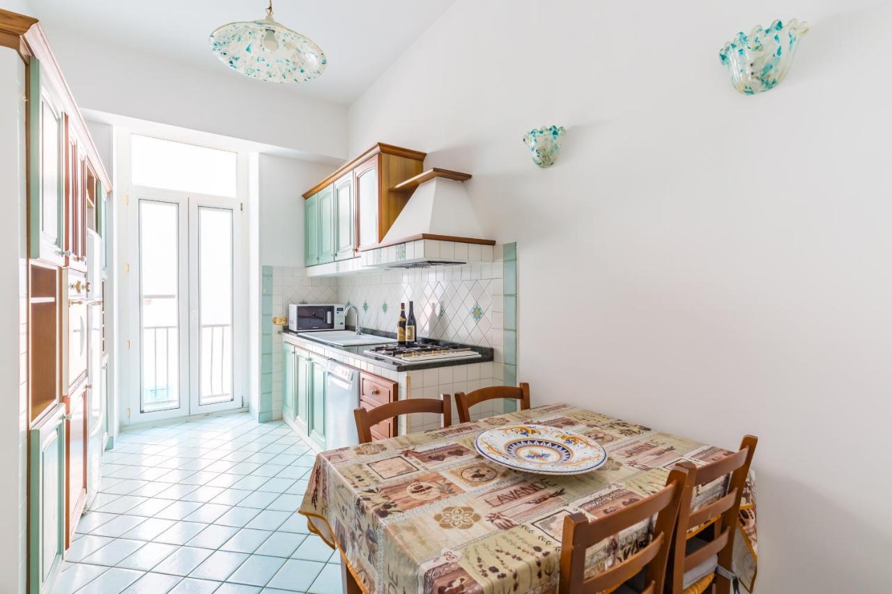 Grand Classic Apartment At San Martino By Napoliapartments Exteriér fotografie